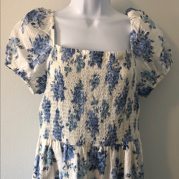 Loft Dress - Picture 2 of 5